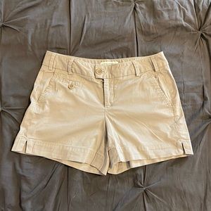2 Khaki BR shorts in Martin fit